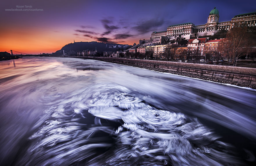 I Captured The Rare View Of The Frozen Danube In Budapest I Captured The Rare View Of The Frozen Danube In Budapest