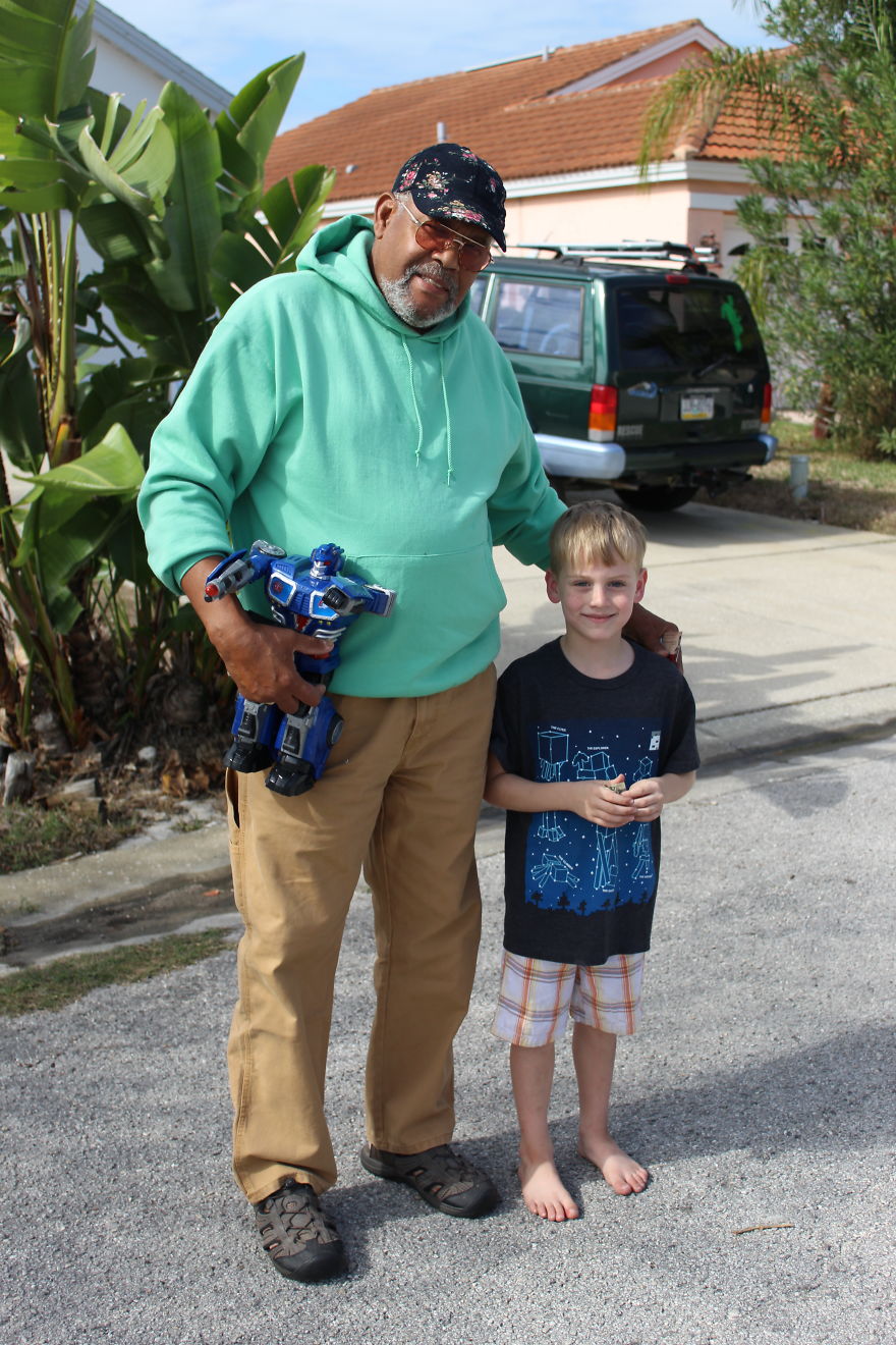 My Son Set Up &ldquo;Free Toy&rdquo; Stand For Kids In Need