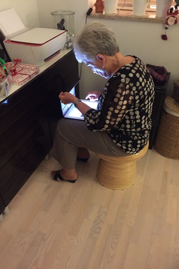 Ooops Checking Facebook Xmas Eve (83 Yes)