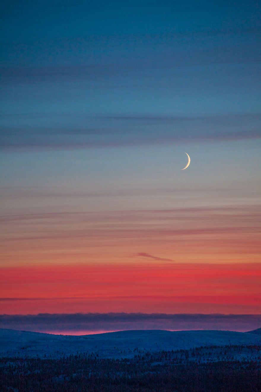Japanese Photographer Captured Beautiful Winter Lights Of Finland