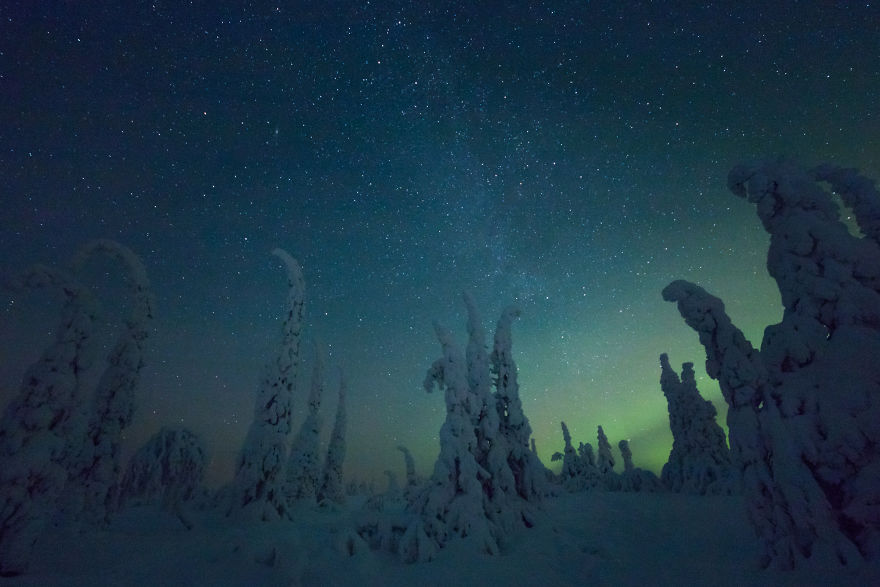 Japanese Photographer Captured Beautiful Winter Lights Of Finland