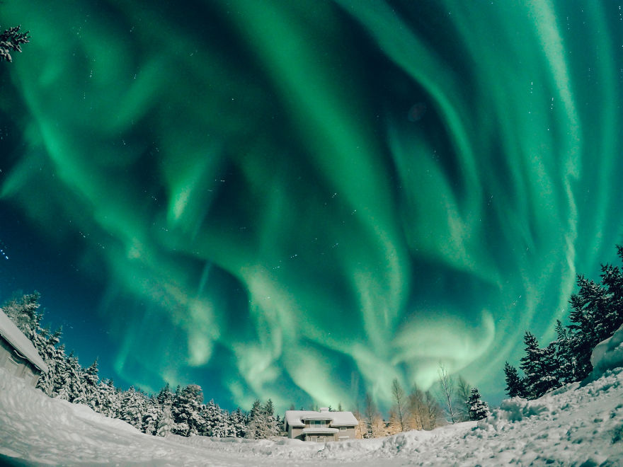 Japanese Photographer Captured Beautiful Winter Lights Of Finland