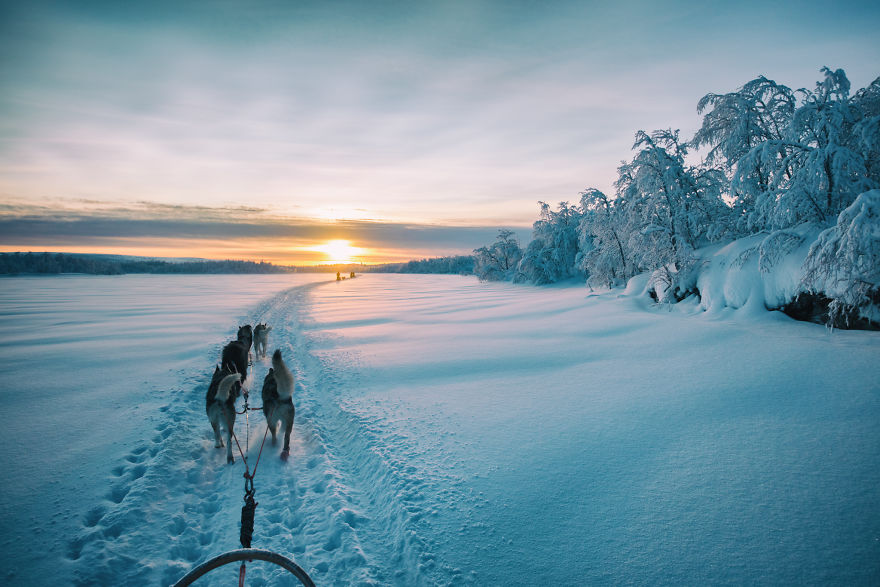 Japanese Photographer Captured Beautiful Winter Lights Of Finland