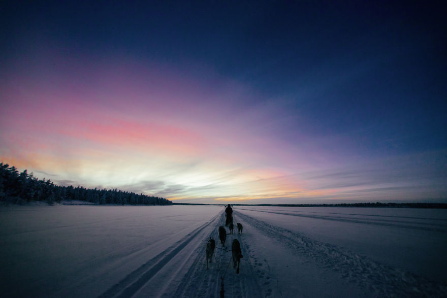 Japanese Photographer Captured Beautiful Winter Lights Of Finland