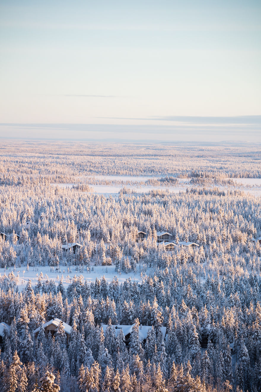 Japanese Photographer Captured Beautiful Winter Lights Of Finland
