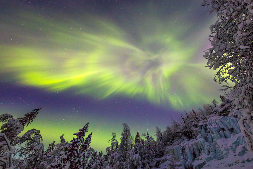 Japanese Photographer Captured Beautiful Winter Lights Of Finland