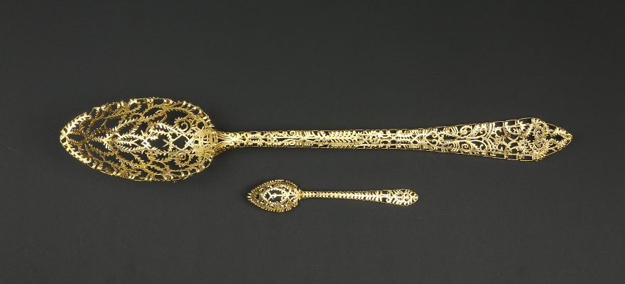 I Transform Everyday Tableware Into Intricate Works Of Art Inspired By Historical Events I Transform Everyday Tableware Into Intricate Works Of Art Inspired By Historical Events