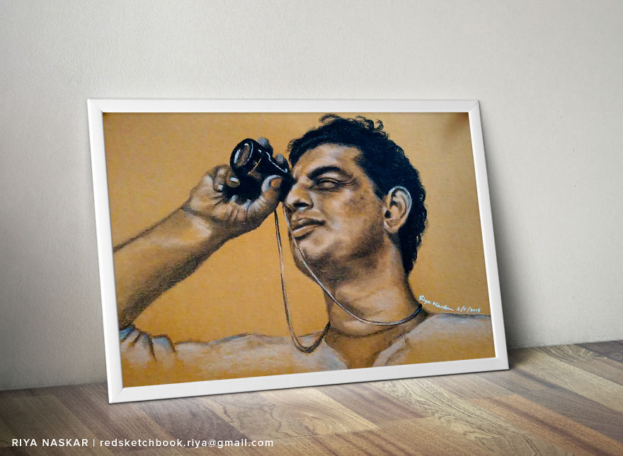 I Make Realistic Celebrity Portraits On Colored Papers