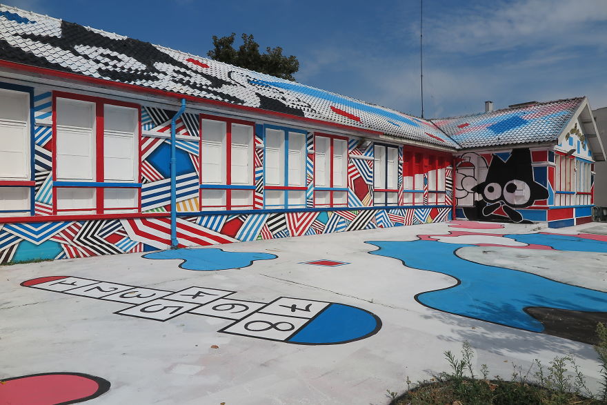 I Spent Over 400 Hours Painting This School In The Center Of Paris