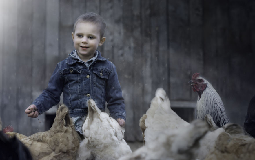 Taking Photos Of Kids And Animals Is Probably The Trickiest And Most Unpredictable Photos To Capture, But The Results Are Adorable