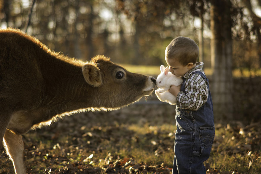 Taking Photos Of Kids And Animals Is Probably The Trickiest And Most Unpredictable Photos To Capture, But The Results Are Adorable
