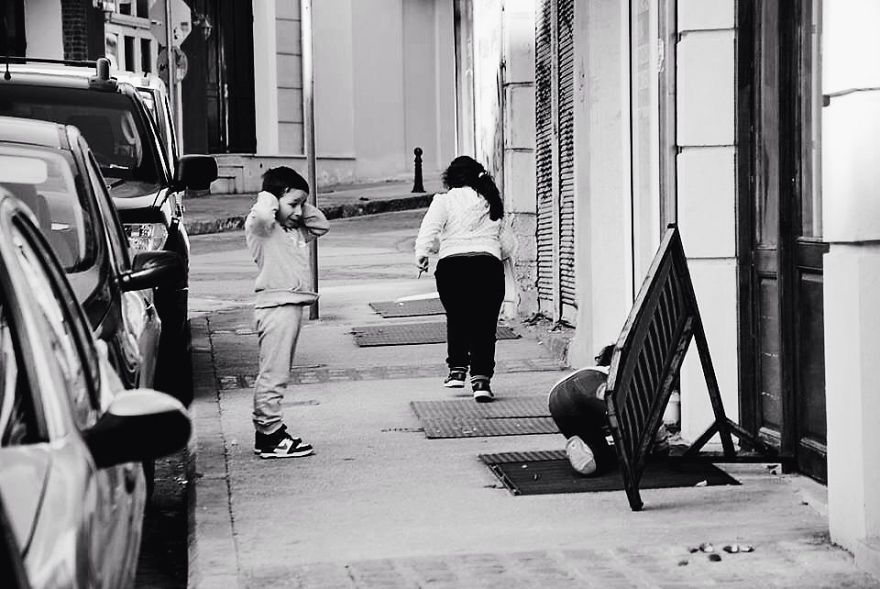 I Travel Across Europe To Take Candid Photos Of Human Loneliness