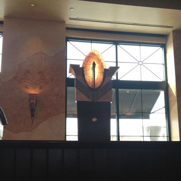 My Mom Didn't Understand Why I Was So Uncomfortable Eating Family Dinner At The Cheesecake Factory Yesterday