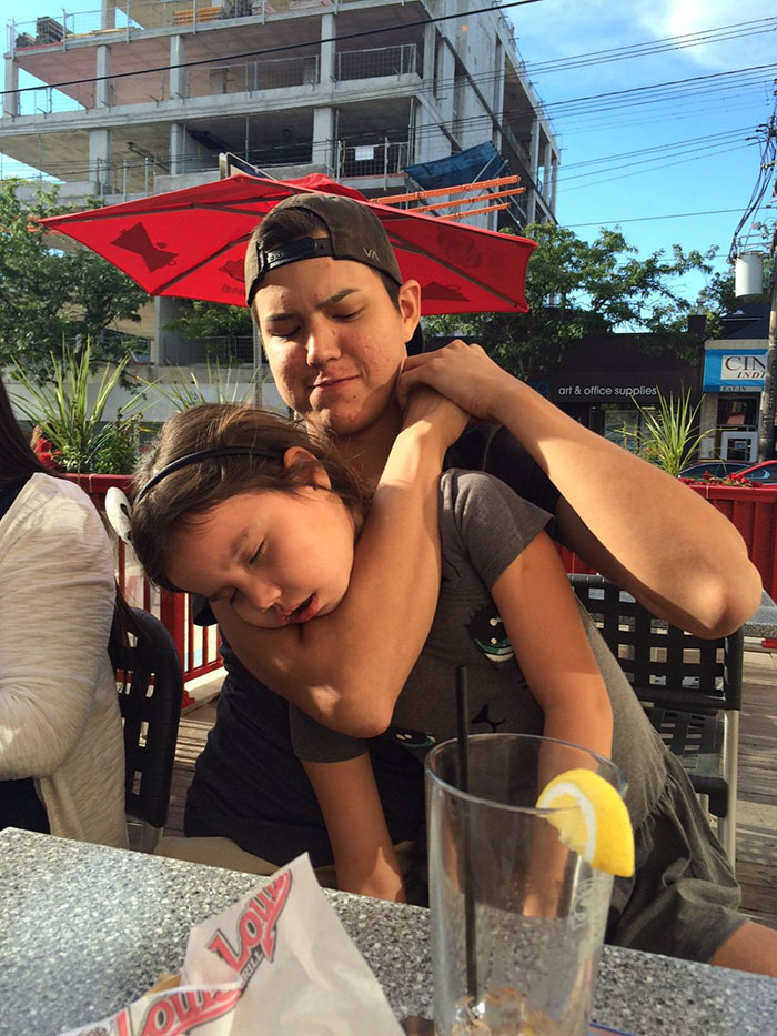 Sent This Photo Of My Niece To My Sister While Babysitting Her