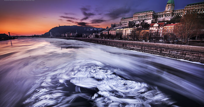 I Captured The Rare View Of The Frozen Danube In Budapest