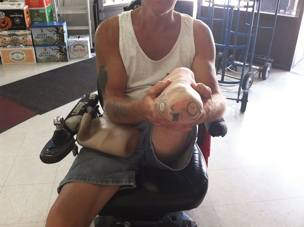 An Amputees Tattoo On His Stubbed Leg