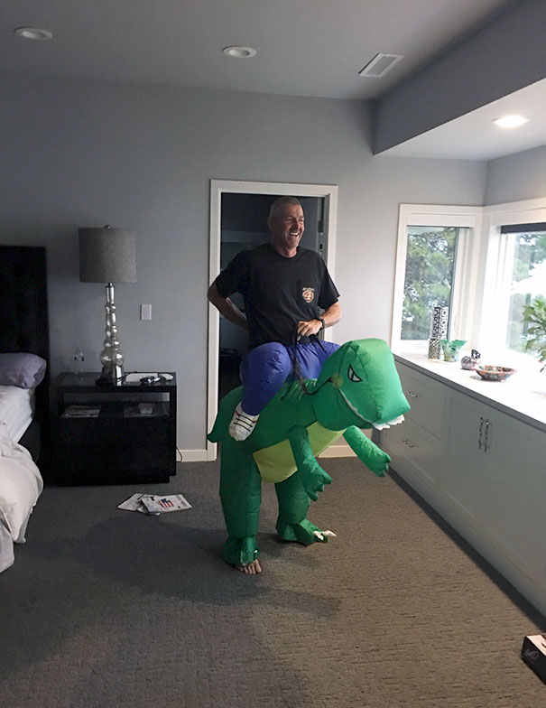 My Dad Thought He Was Home Alone. I Had To See Why He Was Laughing So Hard