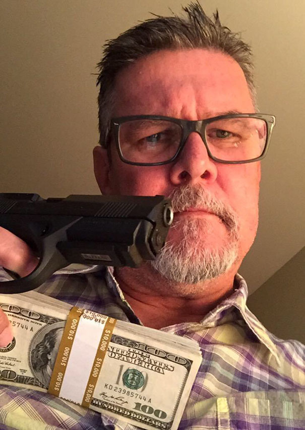 My Dad Said He Won $20,000 In One Hand At The Casino. I Didn't Believe Him Until He Sent Me This