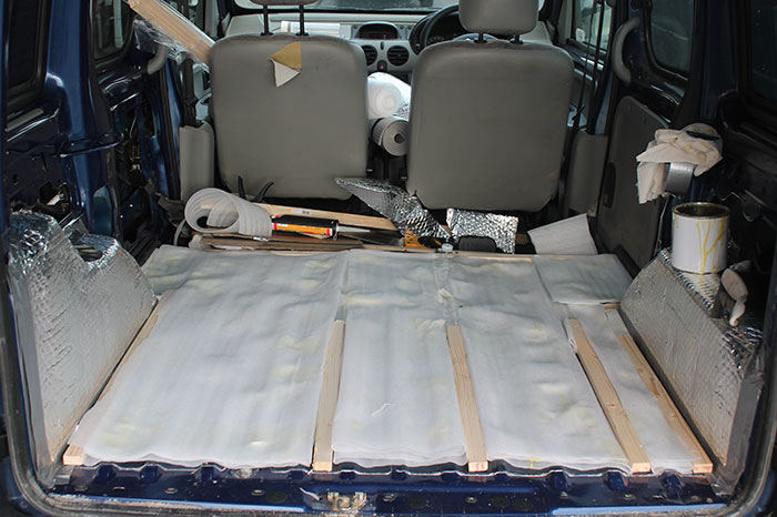 girl-restores-van-travels-with-dog-marina-piro-32 girl-restores-van-travels-with-dog-marina-piro-32