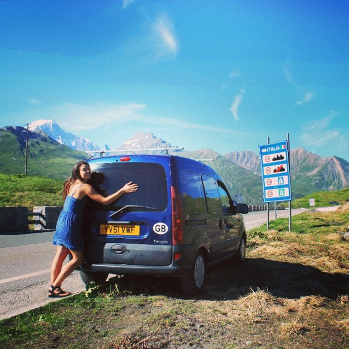 girl-restores-van-travels-with-dog-marina-piro-6 girl-restores-van-travels-with-dog-marina-piro-6