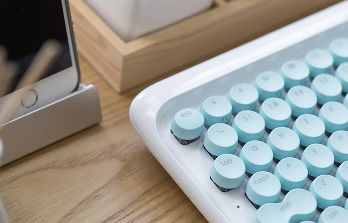 This New Mechanical Keyboard Feels Just Like A Real Typewriter From The Past