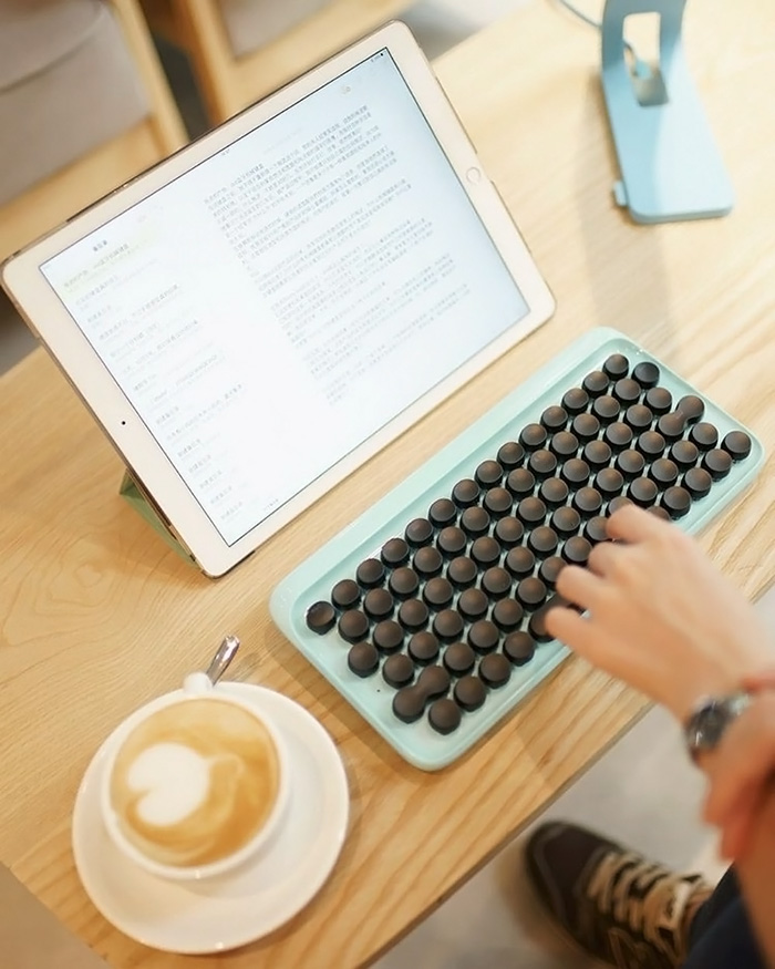 hipster-retro-typewriter-keyboard-lofree-v27