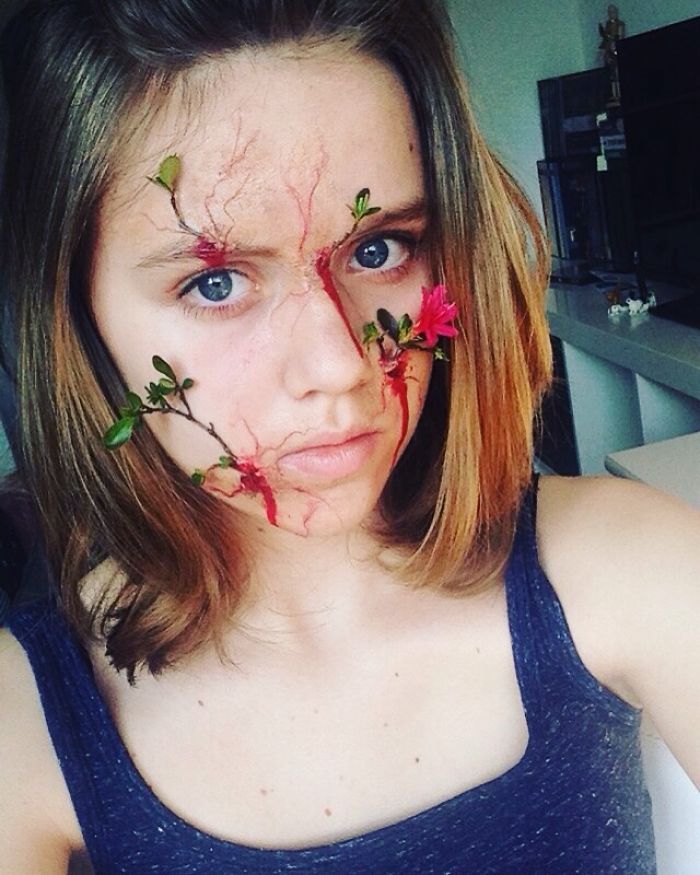 Detailed Face Art By A 15-Year-Old From Netherlands