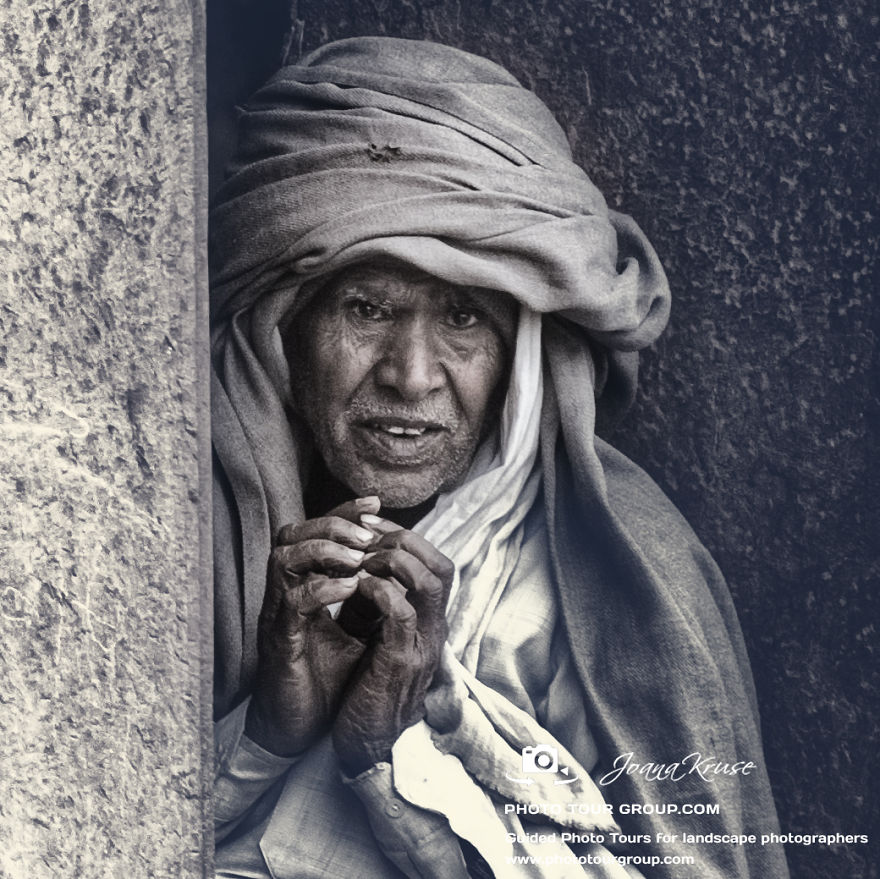 Fair Travelling: 8 Tips To Capture People With Your Camera With Respect