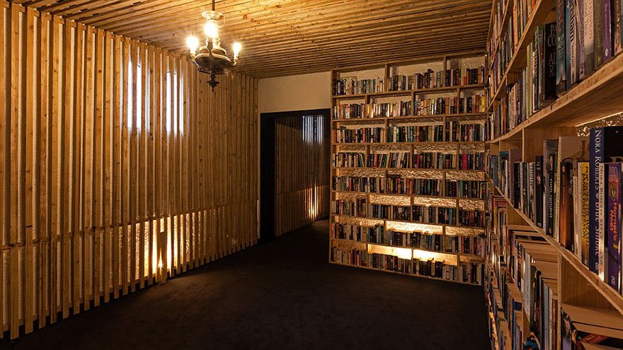 literary-man-hotel-50000-books-portugal -1 literary-man-hotel-50000-books-portugal -1