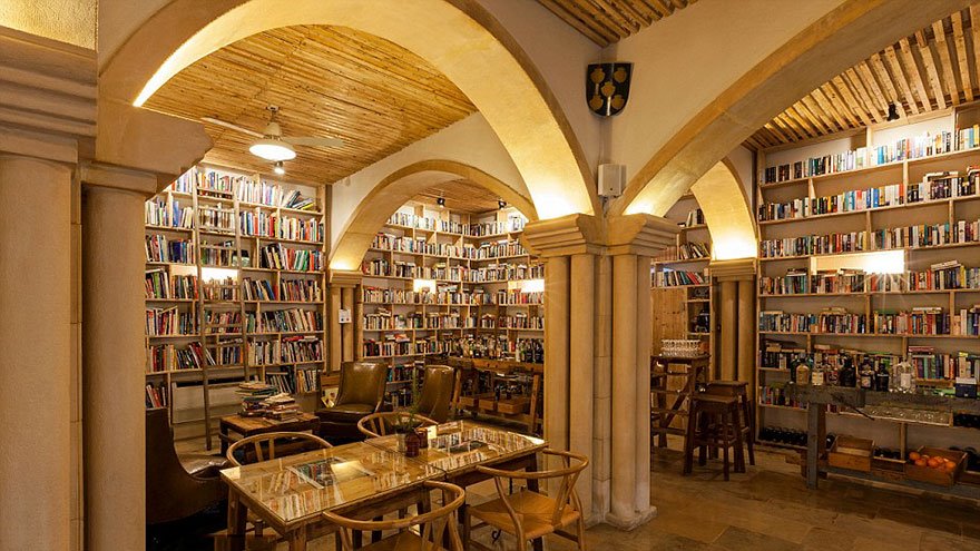 literary-man-hotel-50000-books-portugal -2 literary-man-hotel-50000-books-portugal -2