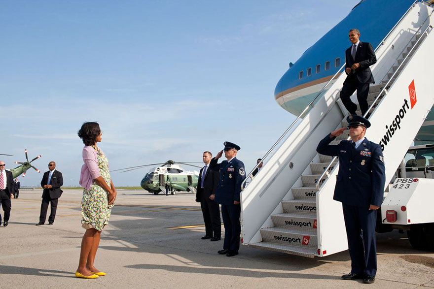 Michelle waiting for Barack getting from the plane