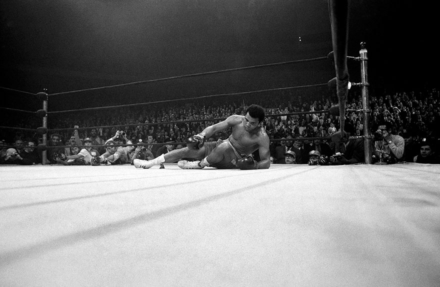 Ali Stood Toe To Toe With Frazier And Slugged It Out As If Determined To Prove He Had Heart, That He Could Stand Up To Punishment. Frazier Won A 15-round Decision, But Both Men Suffered Noticeable Physical Damage