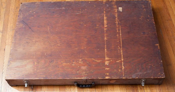 Man Finds A Mystery Box In Dumpster, And What He Saw Inside Still Hasn’t Been Explained