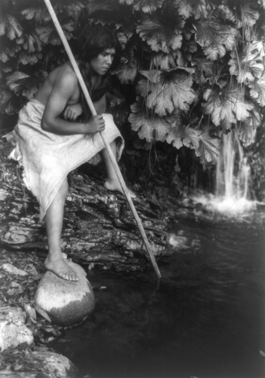 Spearing Salmon, 1923