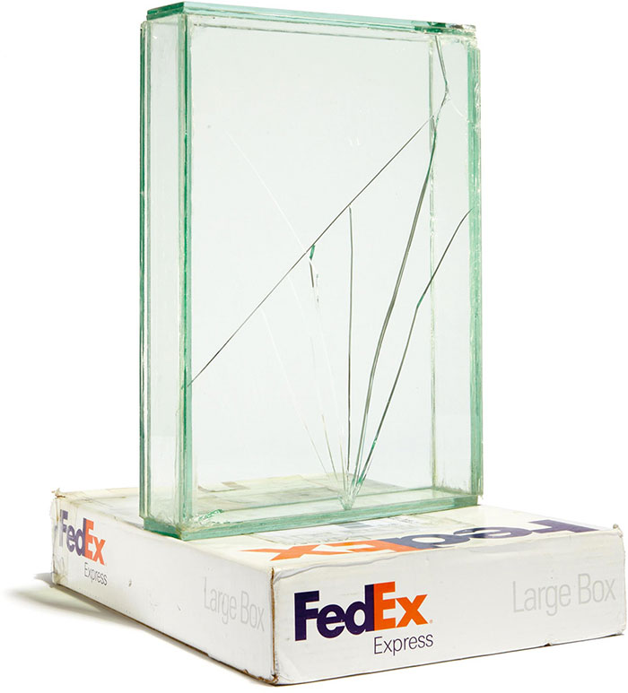 shattered-glass-sculptures-fedex-boxes-walead-beshty-1 shattered-glass-sculptures-fedex-boxes-walead-beshty-1