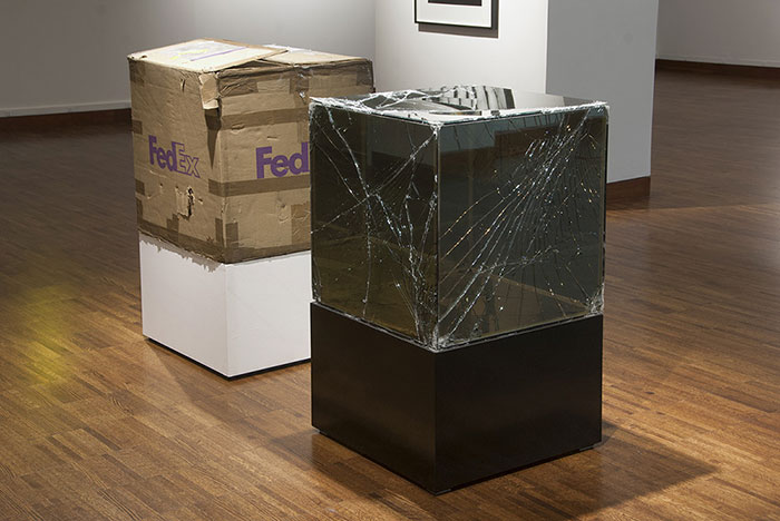 shattered-glass-sculptures-fedex-boxes-walead-beshty-6 shattered-glass-sculptures-fedex-boxes-walead-beshty-6