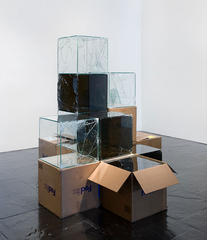 shattered-glass-sculptures-fedex-boxes-walead-beshty-8 shattered-glass-sculptures-fedex-boxes-walead-beshty-8