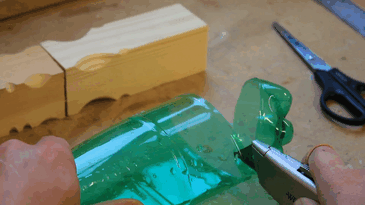 shrunken-plastic-bonding-furniture-joining-bottles-micaella-pedros-22 shrunken-plastic-bonding-furniture-joining-bottles-micaella-pedros-22