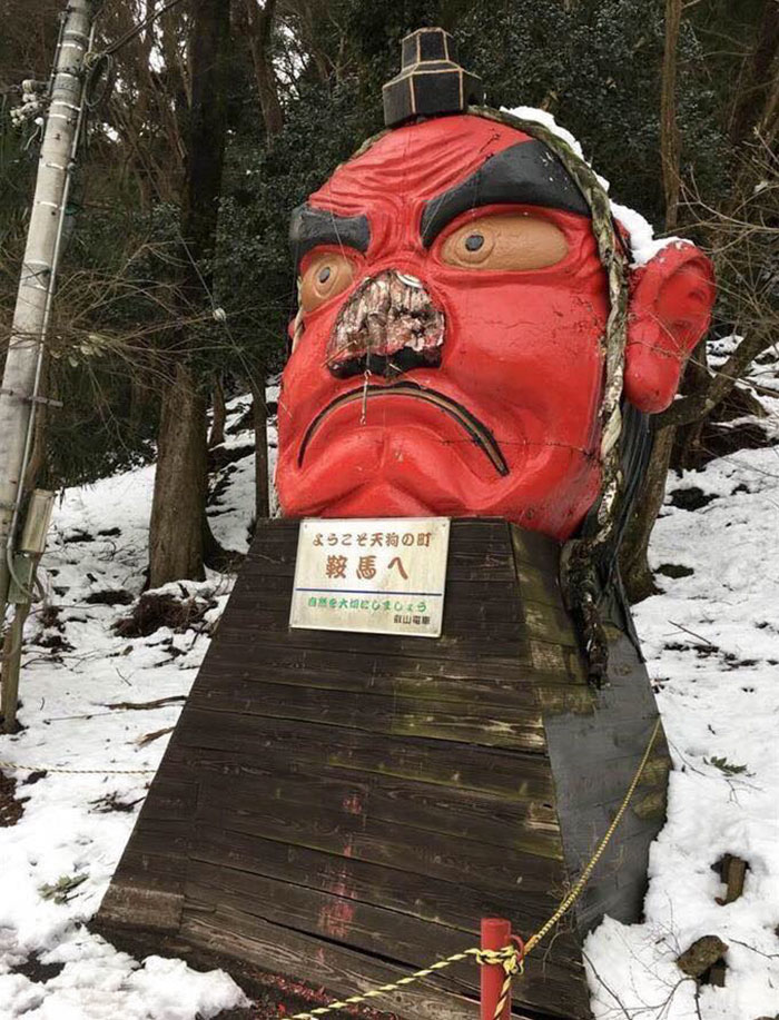 snow-broken-nose-fix-tengu-kyoto-japan-2 snow-broken-nose-fix-tengu-kyoto-japan-2
