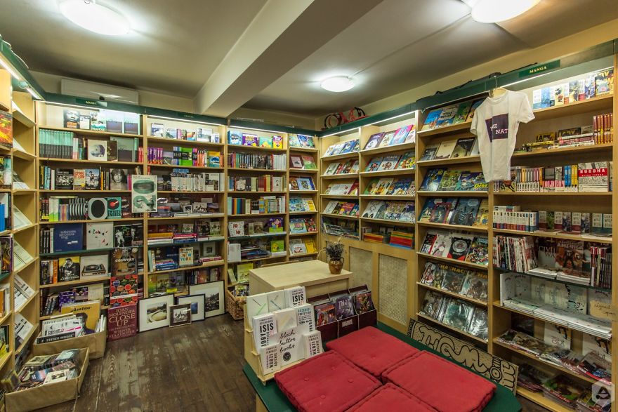 8 Dreamy Bookstores In Bucharest That Will Enhance Your Imagination 8 Dreamy Bookstores In Bucharest That Will Enhance Your Imagination