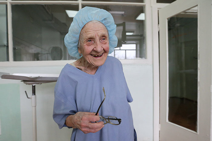 89-year-old-surgeon-alla-ilyinichna-levushkina-13 89-year-old-surgeon-alla-ilyinichna-levushkina-13