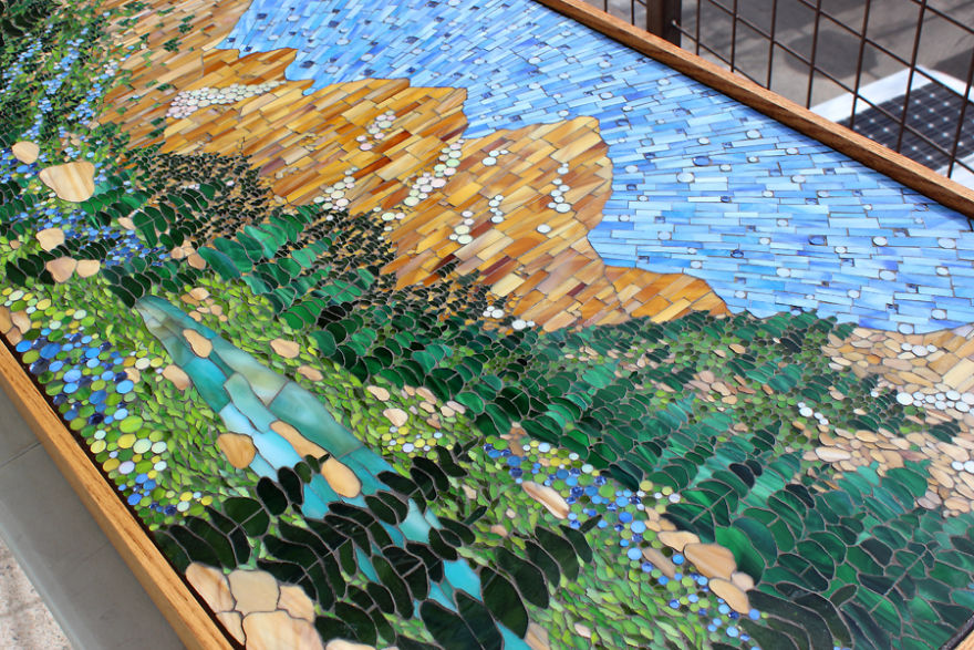 I Hand-Cut Thousands Of Pieces Of Glass To Create Beautifully Intricate Imagery I Hand-Cut Thousands Of Pieces Of Glass To Create Beautifully Intricate Imagery