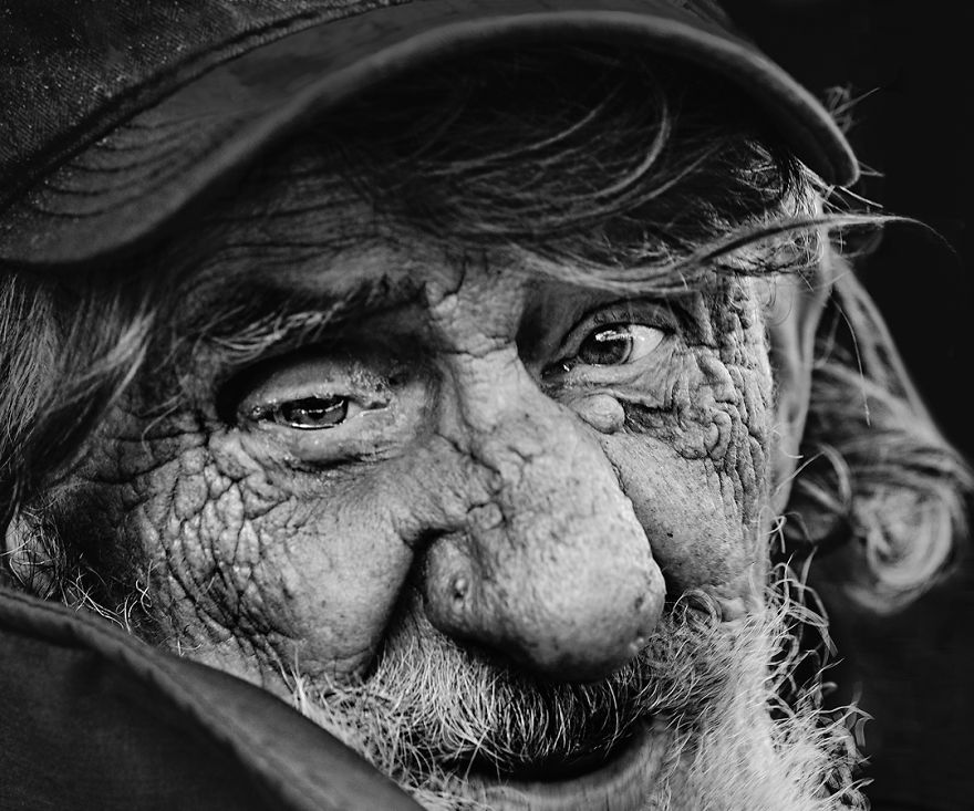 I Take Powerful Portraits Of People On The Streets