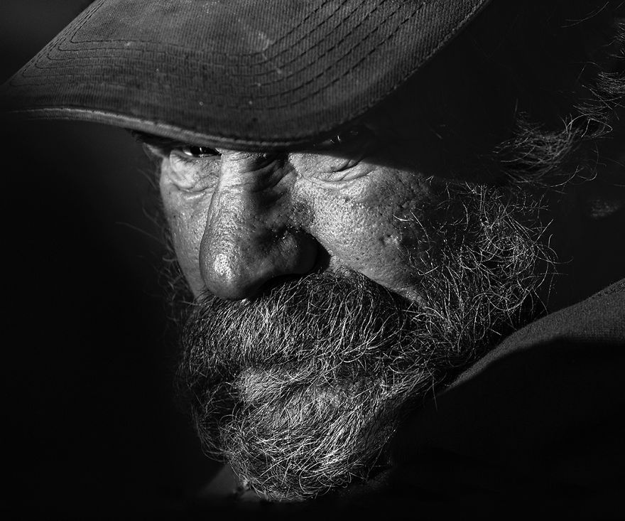 I Take Powerful Portraits Of People On The Streets