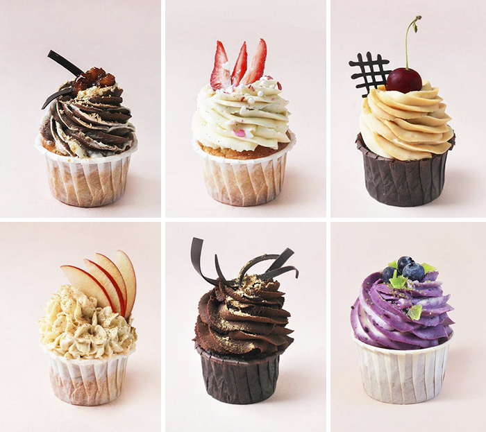 I Draw And Create My Own Chocolate World On The Mirror Glaze