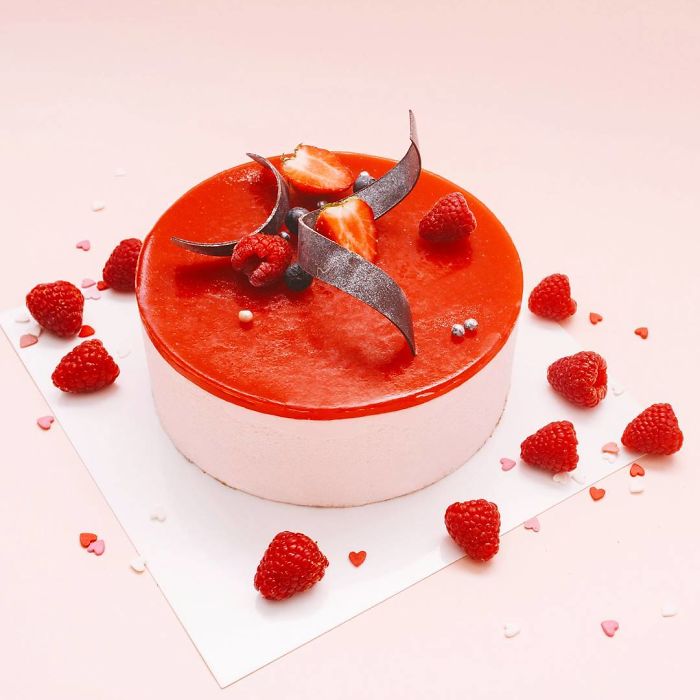 I Draw And Create My Own Chocolate World On The Mirror Glaze