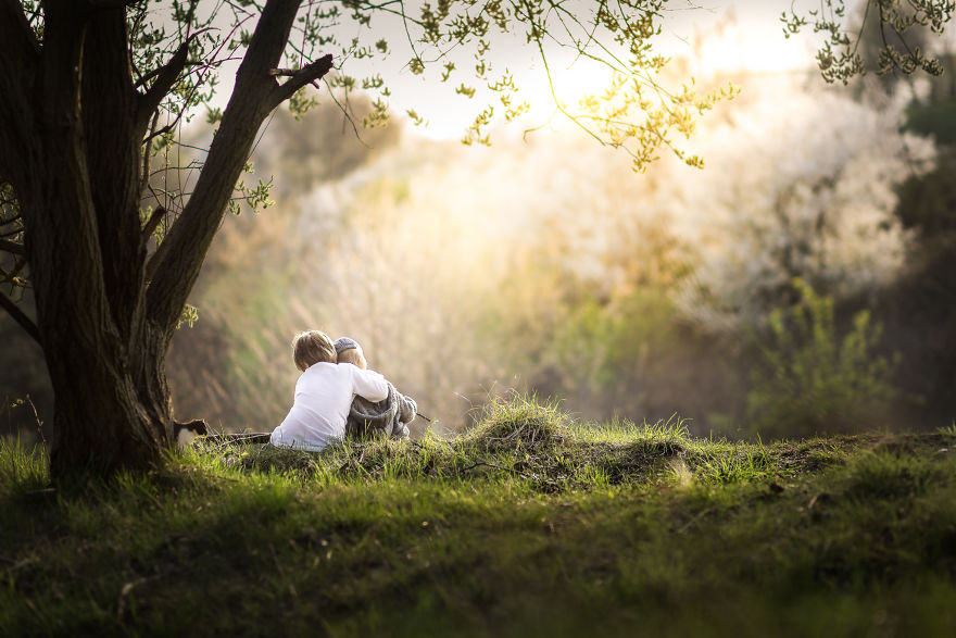 I Got Criticized For Posting Faceless Portraits Of My Kids So I Decided To Prove That You Don't Need A Face In A Photo To Make It Interesting