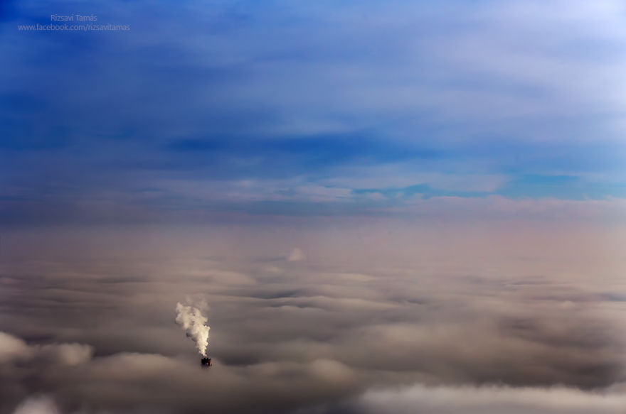 I Spent Four Years Capturing My Hometown When Its Covered By Fog