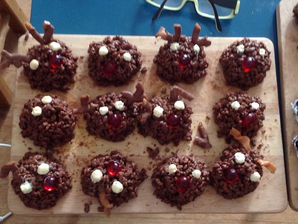 Reindeer Crispie Cake Fail.