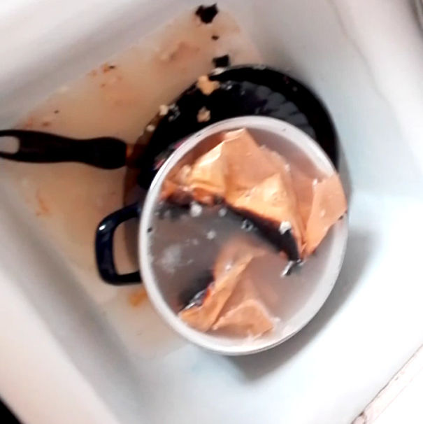 The Smell From That Burnt Tho 😷